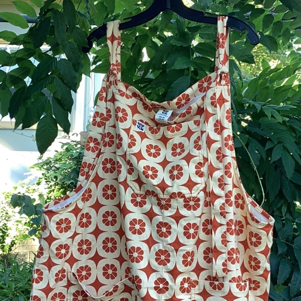 Lucy and Yak    NWOT Jenny Dungarees Organic Twill
Ltd Edition Clemence print